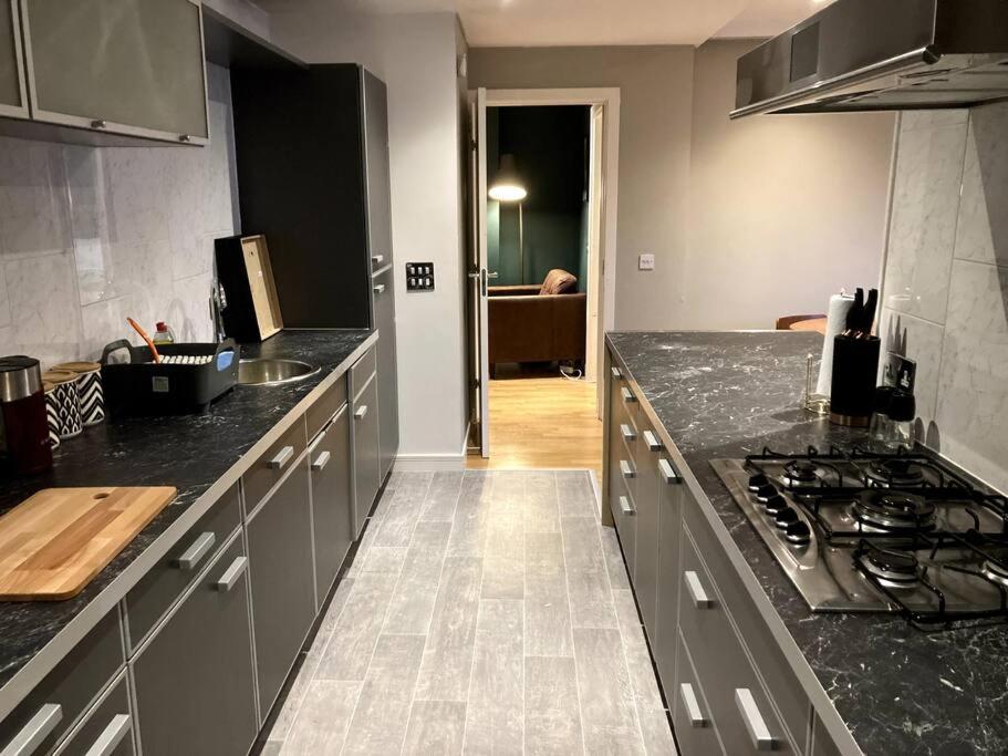 Stylish 2 Bed Accessible Flat Perfect Location Daire Glasgow Dış mekan fotoğraf